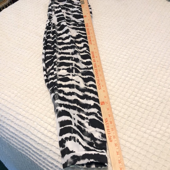 Guess boyfriend tank top & pants. - Picture 5 of 5